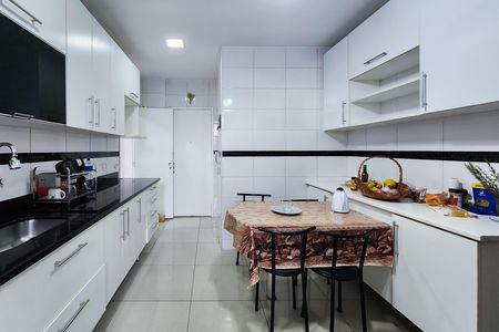 Apartamento para alugar com 120m², 3 quartos e 2 vagas Apartamento para alugar com 120m², 3 quartos e 2 vagasCozinha