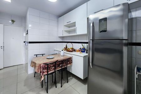 Apartamento para alugar com 120m², 3 quartos e 2 vagas Apartamento para alugar com 120m², 3 quartos e 2 vagasCozinha