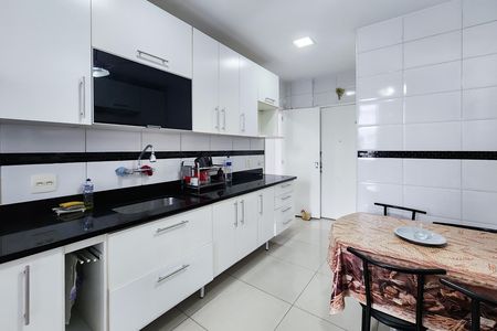 Apartamento para alugar com 120m², 3 quartos e 2 vagas Apartamento para alugar com 120m², 3 quartos e 2 vagasCozinha