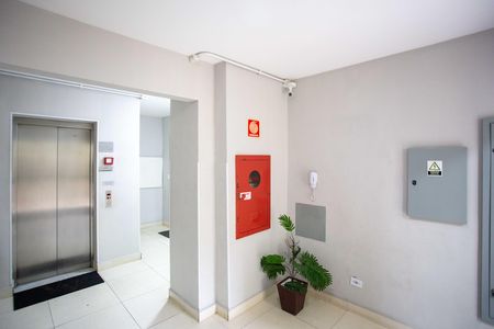 Apartamento para alugar com 52m², 2 quartos e 1 vagaHall social