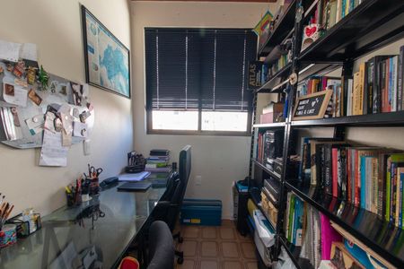 Apartamento à venda com 130m², 3 quartos e 1 vagaEscritório