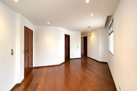 Apartamento à venda com 92m², 3 quartos e 1 vaga Apartamento à venda com 92m², 3 quartos e 1 vagaSala
