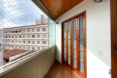 Apartamento à venda com 92m², 3 quartos e 1 vaga Apartamento à venda com 92m², 3 quartos e 1 vagaVaranda dos Quartos