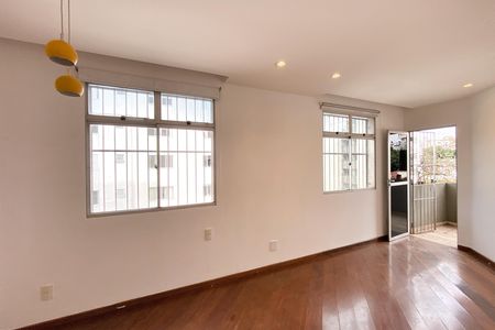 Apartamento à venda com 92m², 3 quartos e 1 vaga Apartamento à venda com 92m², 3 quartos e 1 vagaSala