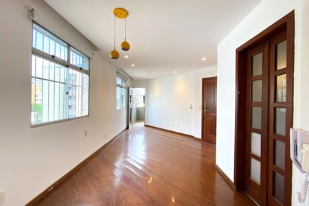 Apartamento à venda com 92m², 3 quartos e 1 vaga Apartamento à venda com 92m², 3 quartos e 1 vagaSala