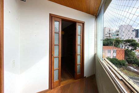 Apartamento à venda com 92m², 3 quartos e 1 vaga Apartamento à venda com 92m², 3 quartos e 1 vagaVaranda dos Quartos