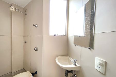 Apartamento à venda com 92m², 3 quartos e 1 vaga Apartamento à venda com 92m², 3 quartos e 1 vagaBanheiro de serviço