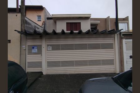 Casa para alugar com 190m², 3 quartos e 2 vagas Casa para alugar com 190m², 3 quartos e 2 vagasFachada