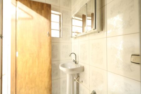 Casa à venda com 190m², 3 quartos e 2 vagas Casa à venda com 190m², 3 quartos e 2 vagasBanheiro de Serviço