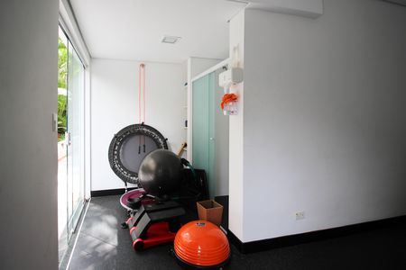 Apartamento à venda com 106m², 2 quartos e 2 vagas Apartamento à venda com 106m², 2 quartos e 2 vagasÁrea comum - Academia