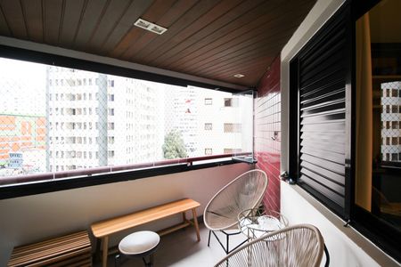 Apartamento à venda com 106m², 2 quartos e 2 vagas Apartamento à venda com 106m², 2 quartos e 2 vagasVaranda