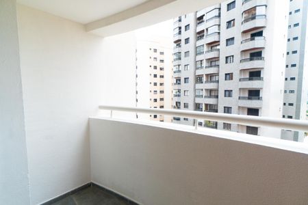 Sacada da Sala de apartamento para alugar com 2 quartos, 55m² em Vila Guarani, São Paulo