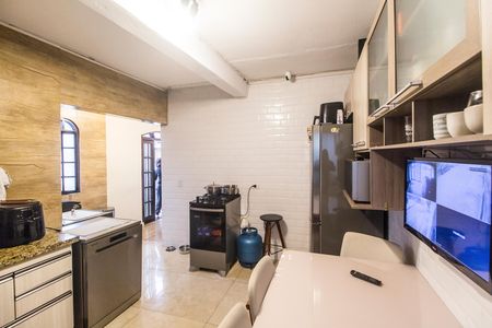 Casa para alugar com 100m², 2 quartos e 2 vagas Casa para alugar com 100m², 2 quartos e 2 vagasCozinha