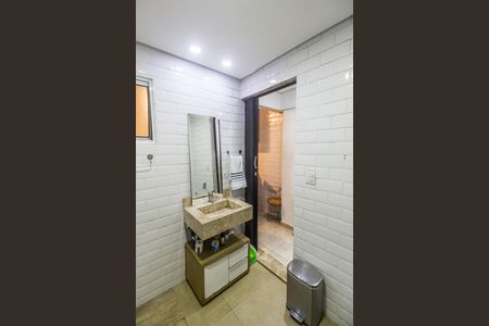 Casa para alugar com 100m², 2 quartos e 2 vagas Casa para alugar com 100m², 2 quartos e 2 vagasBanheiro