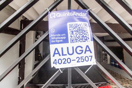 Casa para alugar com 100m², 2 quartos e 2 vagas Casa para alugar com 100m², 2 quartos e 2 vagasVista da Rua