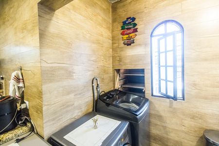 Casa para alugar com 100m², 2 quartos e 2 vagas Casa para alugar com 100m², 2 quartos e 2 vagasÁrea de Serviço
