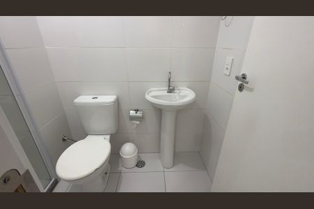 Apartamento à venda com 77m², 1 quarto e 2 vagas Apartamento à venda com 77m², 1 quarto e 2 vagasBanheiro