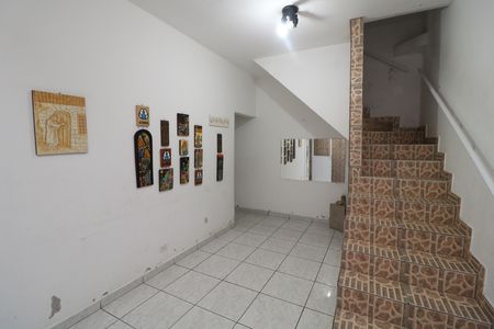 Sala de casa à venda com 4 quartos, 120m² em Jardim Teresa, São Paulo