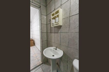 Banheiro  de casa para alugar com 1 quarto, 25m² em Vila Missionaria, São Paulo
