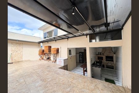 Casa à venda com 270m², 3 quartos e 1 vaga Casa à venda com 270m², 3 quartos e 1 vagaPiscina