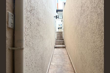 Casa à venda com 270m², 3 quartos e 1 vaga Casa à venda com 270m², 3 quartos e 1 vagaCorredor lateral