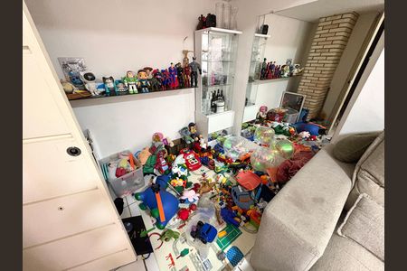 Casa à venda com 270m², 3 quartos e 1 vaga Casa à venda com 270m², 3 quartos e 1 vagaSala