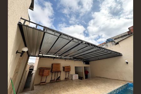 Casa à venda com 270m², 3 quartos e 1 vaga Casa à venda com 270m², 3 quartos e 1 vagaDetalhe Piscina - Teto fechado