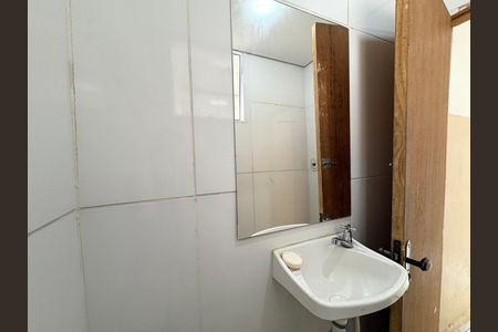 Casa à venda com 270m², 3 quartos e 1 vaga Casa à venda com 270m², 3 quartos e 1 vagaLavabo - Salão de festas