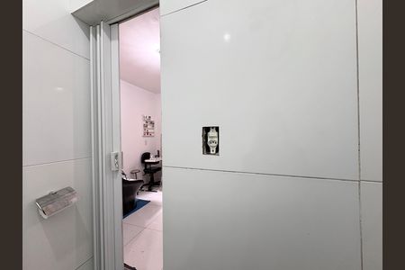 Casa à venda com 270m², 3 quartos e 1 vaga Casa à venda com 270m², 3 quartos e 1 vagaBanheiro de serviço