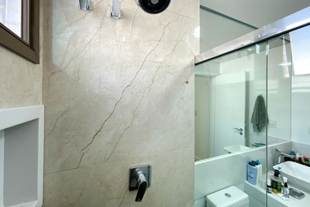Apartamento à venda com 87m², 3 quartos e 2 vagas Apartamento à venda com 87m², 3 quartos e 2 vagasBanheiro da Suíte