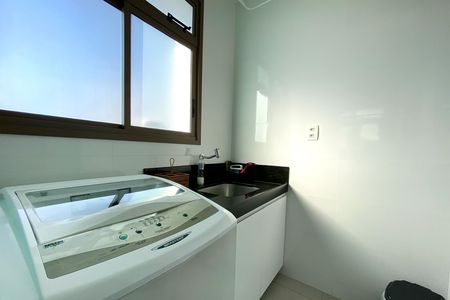 Apartamento à venda com 87m², 3 quartos e 2 vagas Apartamento à venda com 87m², 3 quartos e 2 vagasÁrea de Serviço