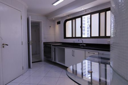 Apartamento à venda com 170m², 4 quartos e 2 vagas