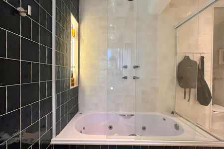 Apartamento à venda com 80m², 1 quarto e sem vagaBanheiro da suite
