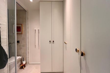 Apartamento à venda com 80m², 1 quarto e sem vagaCloset da suíte 
