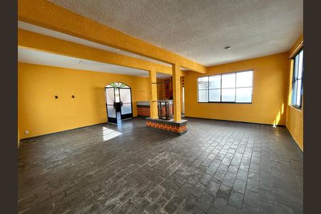 Casa à venda com 327m², 4 quartos e 1 vagaTerraço