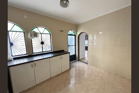 Casa à venda com 327m², 4 quartos e 1 vagaCozinha