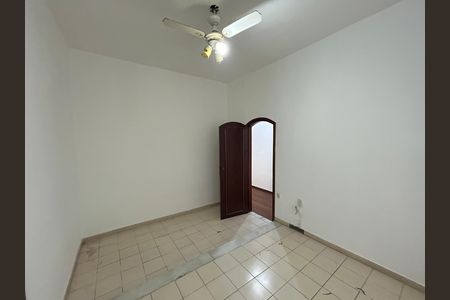 Casa à venda com 327m², 4 quartos e 1 vagaSuíte