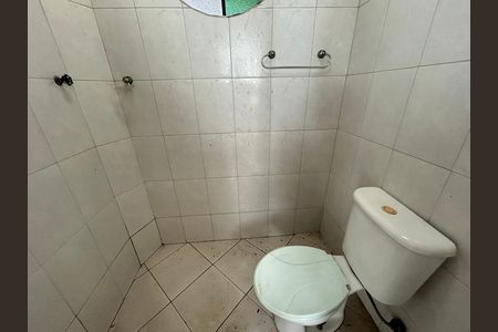 Casa à venda com 327m², 4 quartos e 1 vagaBanheiro de serviço