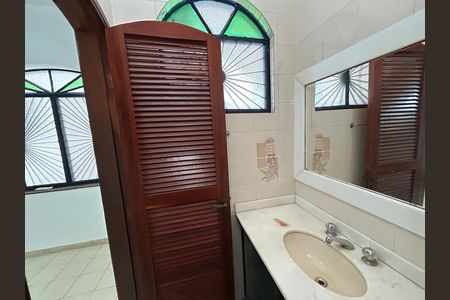 Casa à venda com 327m², 4 quartos e 1 vagaBanheiro da Suíte