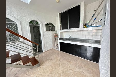 Casa à venda com 327m², 4 quartos e 1 vagaCozinha