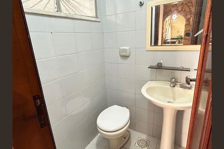 Casa à venda com 327m², 4 quartos e 1 vagaLavabo 1