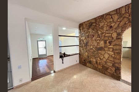 Casa à venda com 327m², 4 quartos e 1 vagaSala