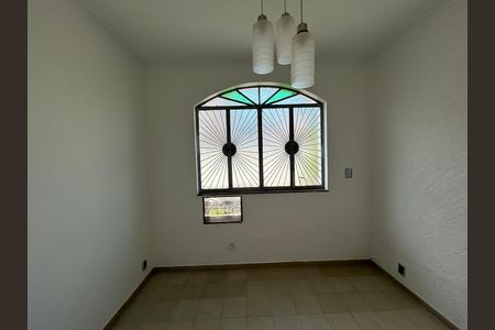 Casa à venda com 327m², 4 quartos e 1 vagaSuíte 2