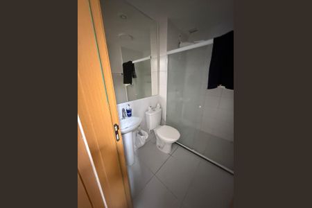 Banheiro de apartamento para alugar com 3 quartos, 75m² em Mutondo, São Gonçalo