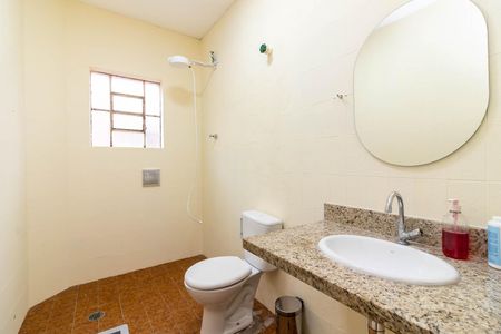Casa à venda com 100m², 2 quartos e 4 vagas Casa à venda com 100m², 2 quartos e 4 vagasBanheiro 1