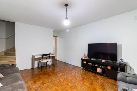 Casa à venda com 100m², 2 quartos e 4 vagas Casa à venda com 100m², 2 quartos e 4 vagasSala