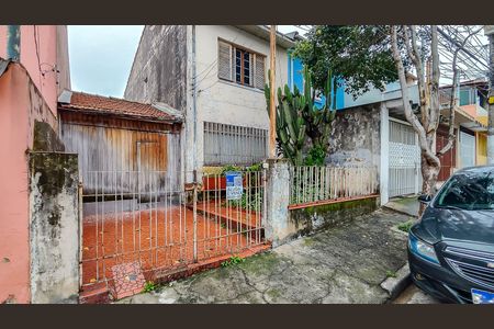 Casa à venda com 100m², 2 quartos e 4 vagas Casa à venda com 100m², 2 quartos e 4 vagasFachada