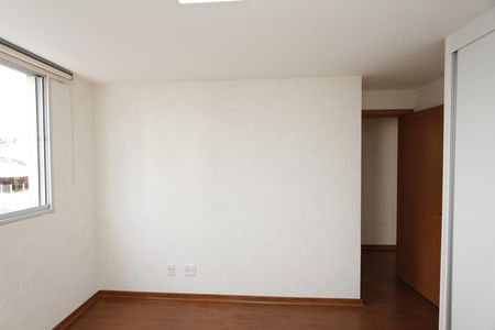 Apartamento à venda com 105m², 3 quartos e 2 vagasQuarto 2