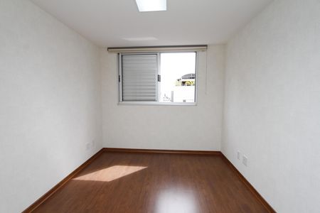 Apartamento à venda com 105m², 3 quartos e 2 vagasQuarto 2