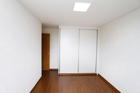 Apartamento à venda com 105m², 3 quartos e 2 vagasQuarto 2